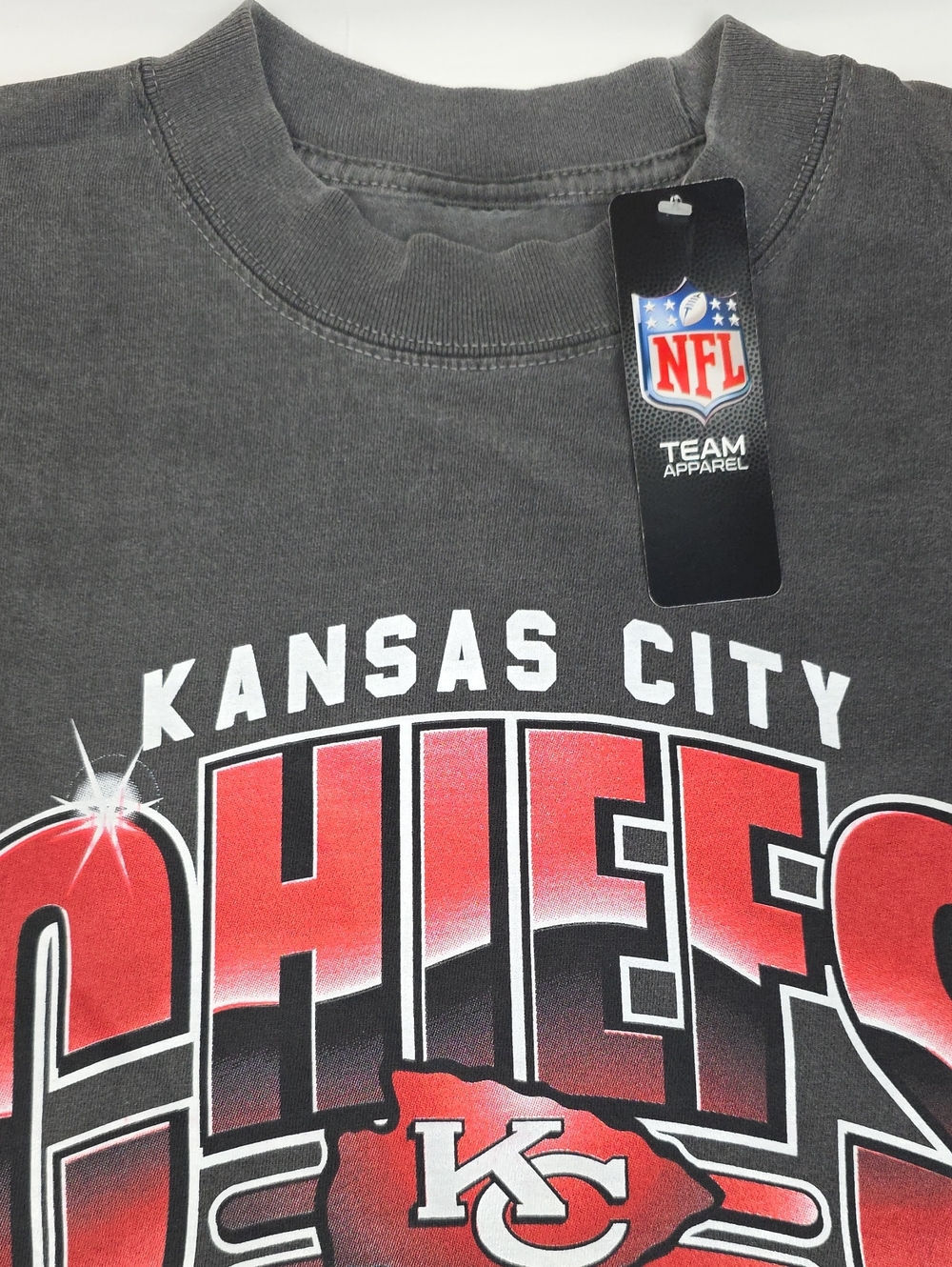 NFL Kansas City Chiefs Graphic Tee - Black & Red Gradient Small - Picture 3 of 10